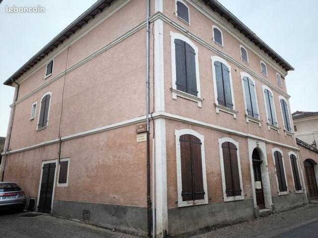 Maison 10 pièces 280 m²