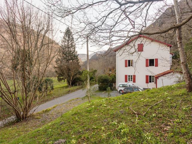 Maison 10 pièces 280 m²