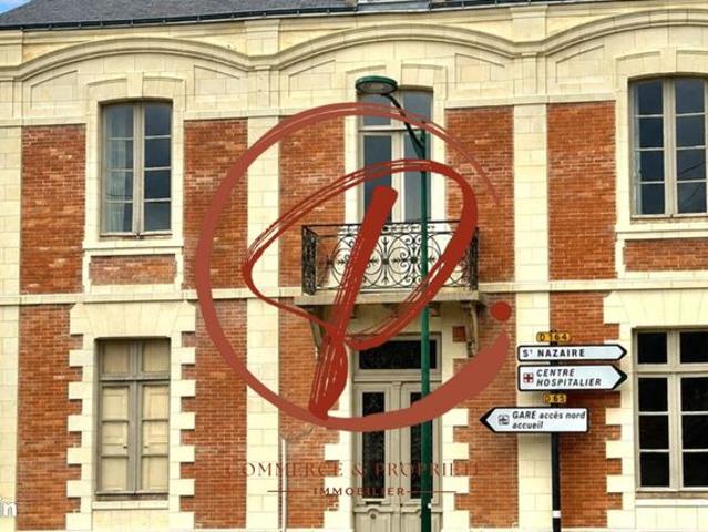Maison 10 pièces 280 m²