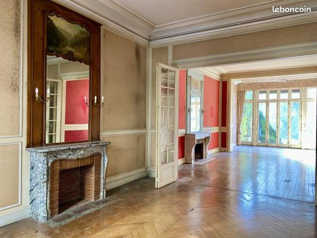 Maison 10 pièces 281 m²