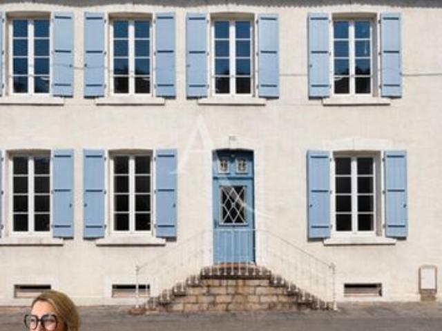 Maison 10 pièces 281 m²