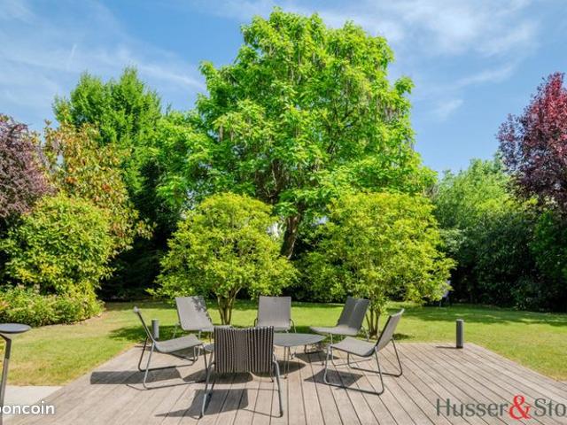 Maison 10 pièces 281 m²