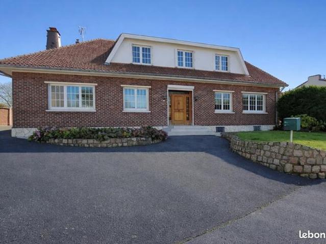 Maison 10 pièces 282 m²