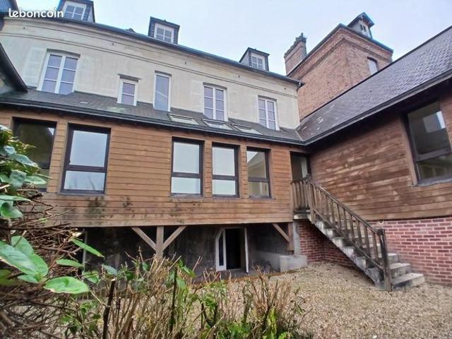 Maison 10 pièces 282 m²