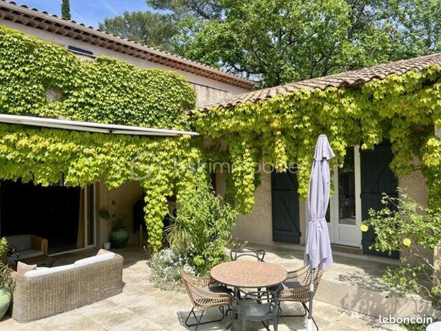Maison 10 pièces 282 m²