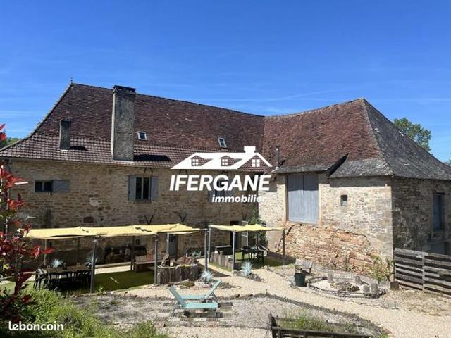Maison 10 pièces 282 m²