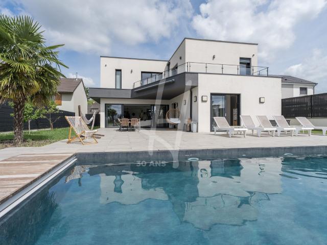 Maison 10 pièces 287 m²