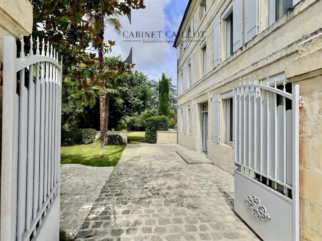 Maison 10 pièces 287 m²