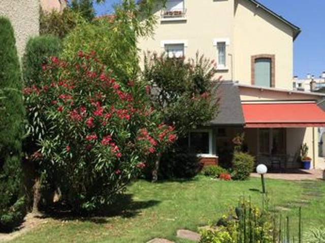 Maison 10 pièces 287 m²