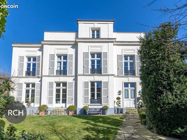 Maison 10 pièces 287 m²