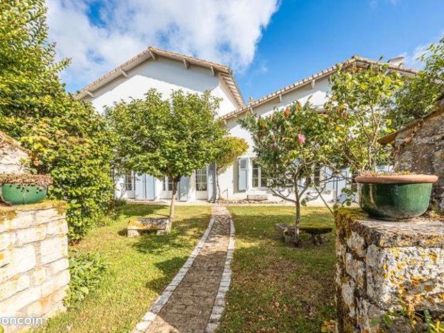 Maison 10 pièces 284 m²