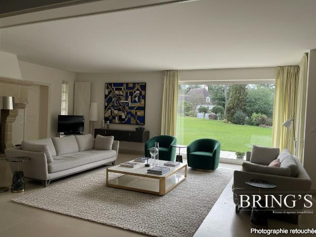 Maison 10 pièces 284 m²