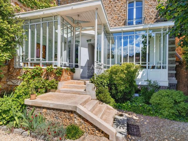 Maison 10 pièces 284 m²