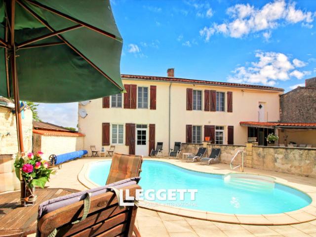 Maison 10 pièces 285 m²