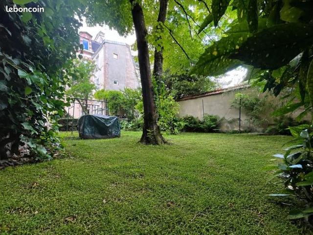 Maison 10 pièces 285 m²