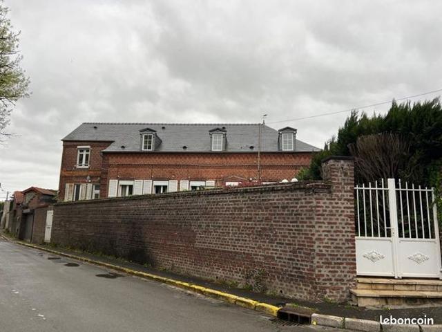 Maison 10 pièces 285 m²