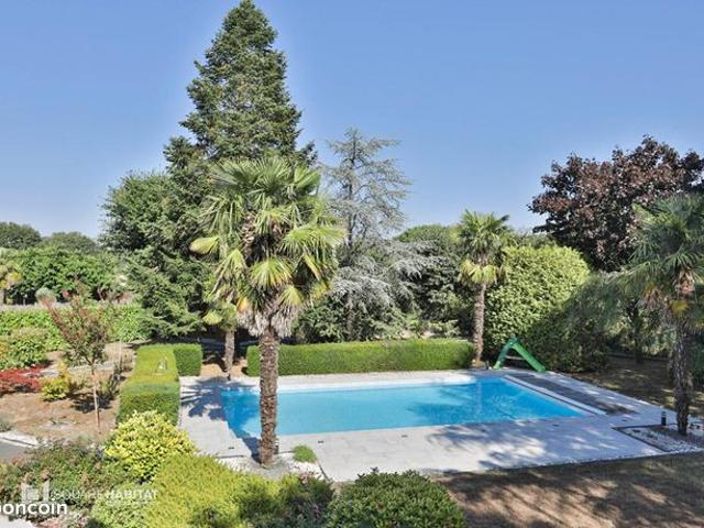 Maison 10 pièces 285 m²