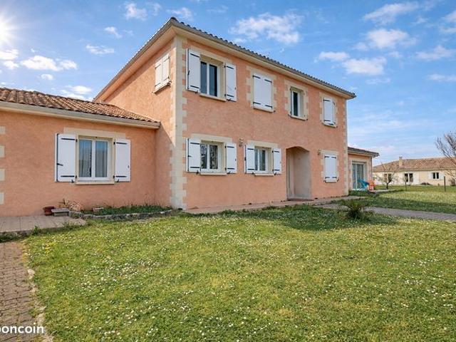 Maison 10 pièces 285 m²