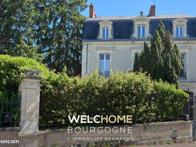 Maison 10 pièces 286 m²