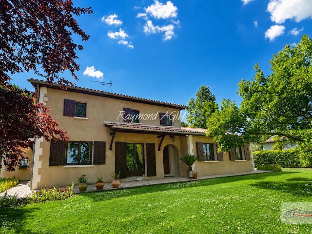 Maison 10 pièces 286 m²