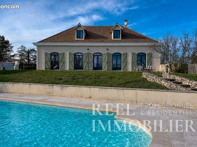 Maison 10 pièces 286 m²