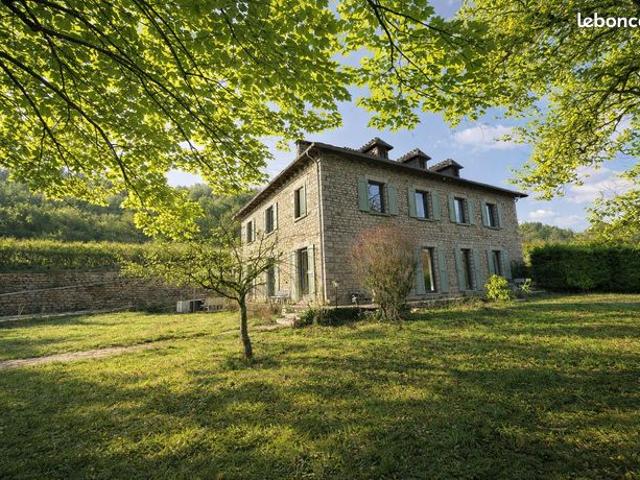 Maison 10 pièces 288 m²