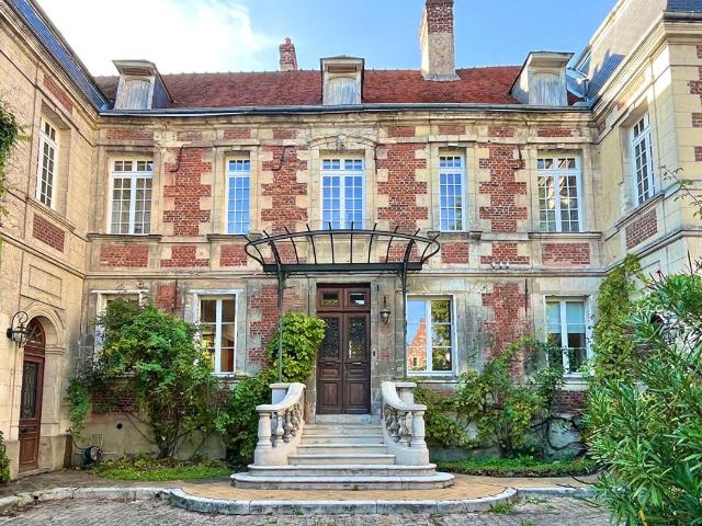 Maison 10 pièces 288 m²