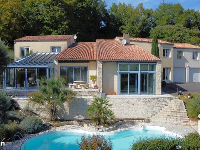 Maison 10 pièces 288 m²