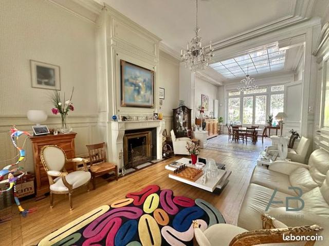 Maison 10 pièces 289 m²