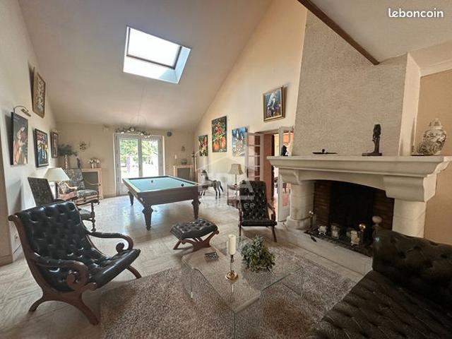 Maison 10 pièces 290 m²