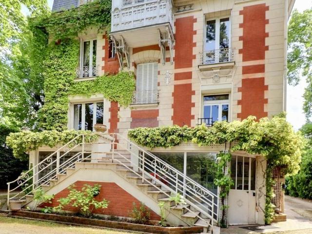 Maison 10 pièces 290 m²