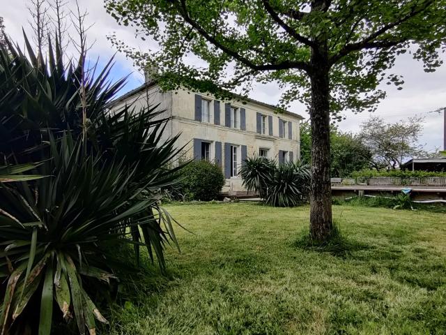 Maison 10 pièces 290 m²