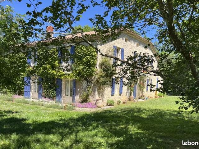 Maison 10 pièces 290 m²