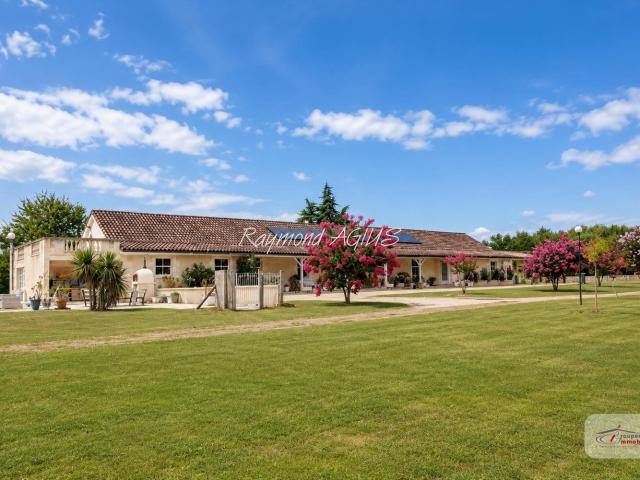 Maison 10 pièces 290 m²
