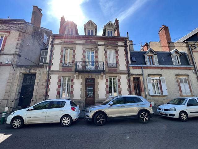 Maison 10 pièces 292 m²