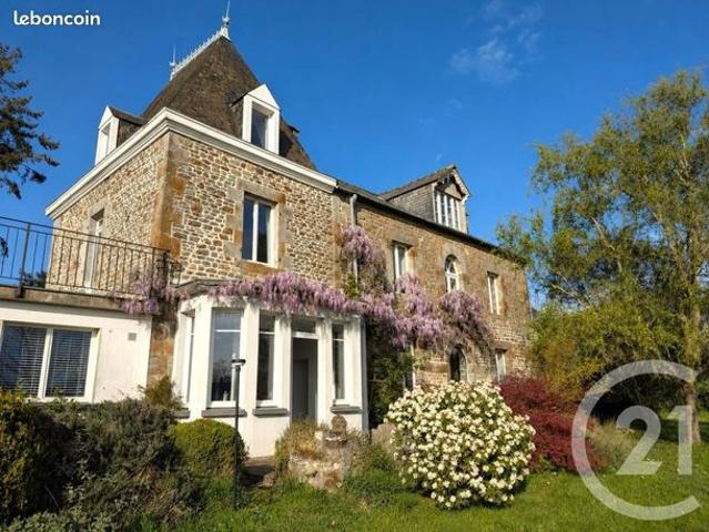 Maison 10 pièces 297 m²