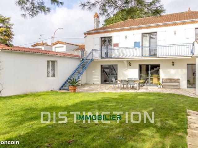 Maison 10 pièces 294 m²