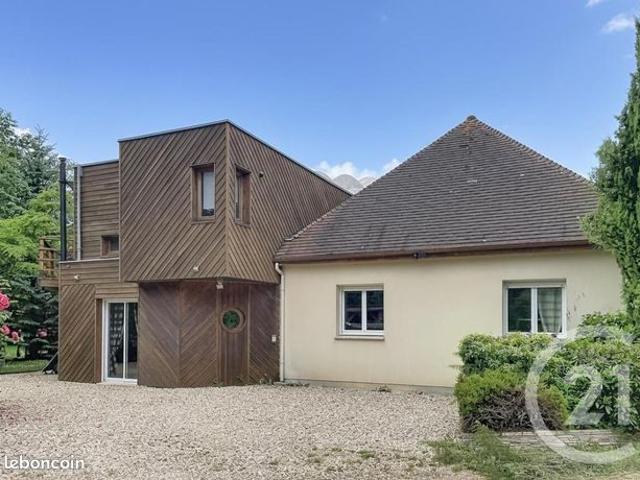 Maison 10 pièces 295 m²