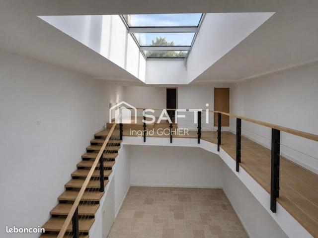 Maison 10 pièces 295 m²