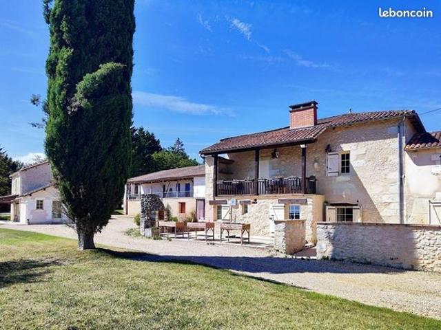 Maison 10 pièces 295 m²