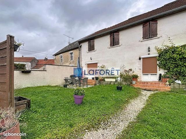 Maison 10 pièces 296 m²