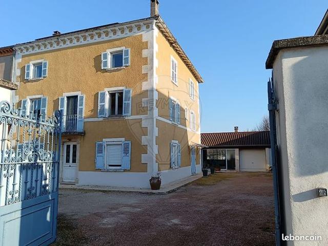Maison 10 pièces 296 m²