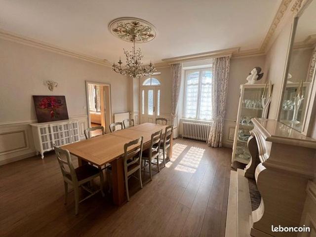 Maison 10 pièces 296 m²