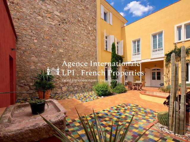 Maison 10 pièces 298 m²