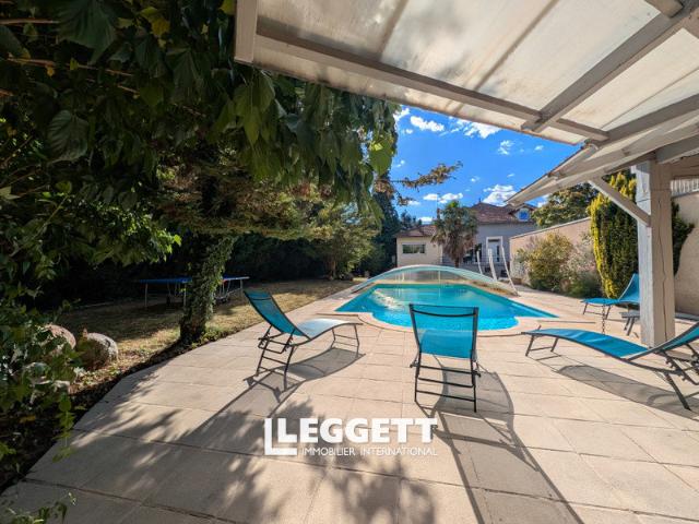 Maison 10 pièces 298 m²