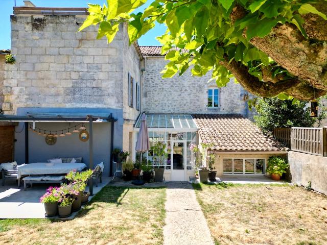 Maison 10 pièces 298 m²