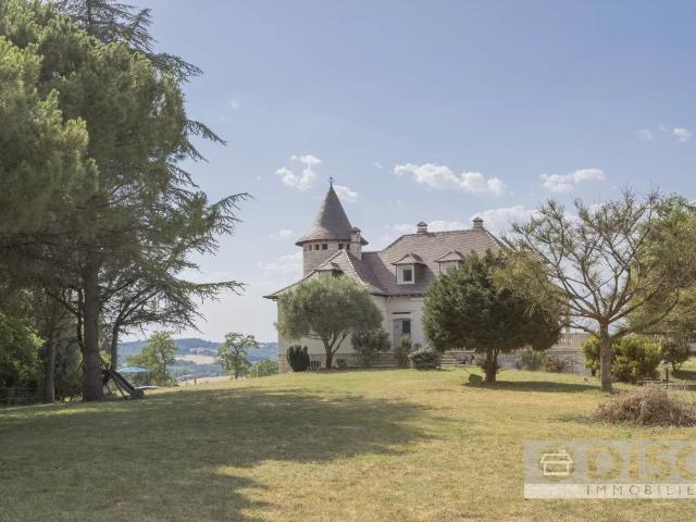 Maison 10 pièces 360 m²