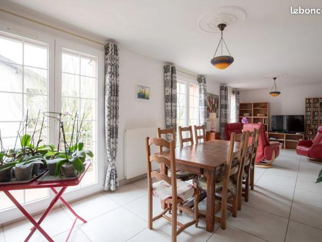 Maison 10 pièces 200 m²