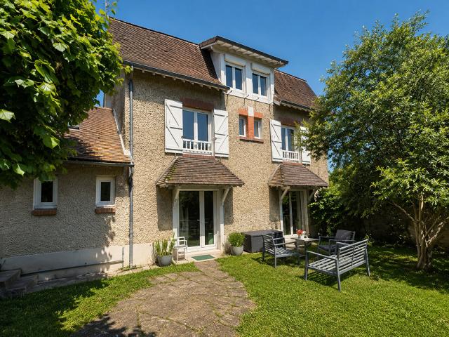 Maison 10 pièces 201 m²