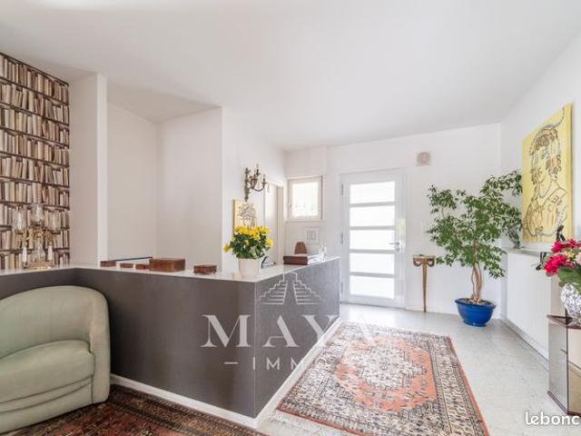 Maison 10 pièces 202 m²